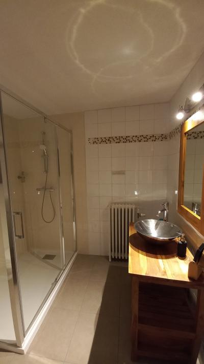 Chambre avec salle de bains privative sur le port de Dinan